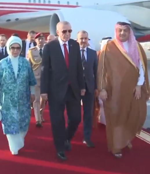 أردوغان يصل الدوحة