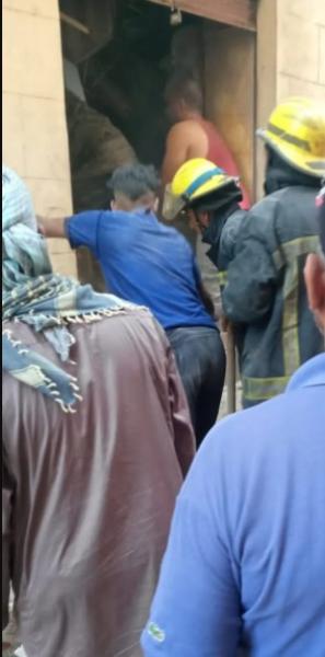 الصور الأولى من موقع عقار الخليفة المنهار