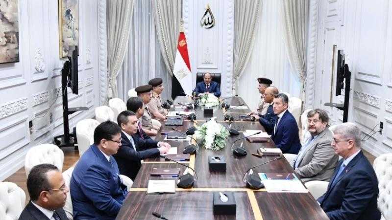 السيسي يبحث إجراءات إنشاء المجمع الصناعي الثالث للأسمدة بالعين السخنة