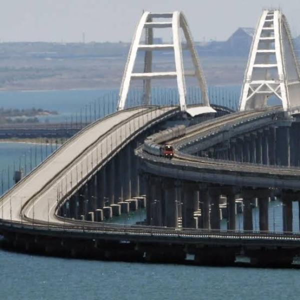 سماع دوي صافرات الإنذار من غارات جوية عند جسر القرم.. وقرار عاجل بإغلاقه