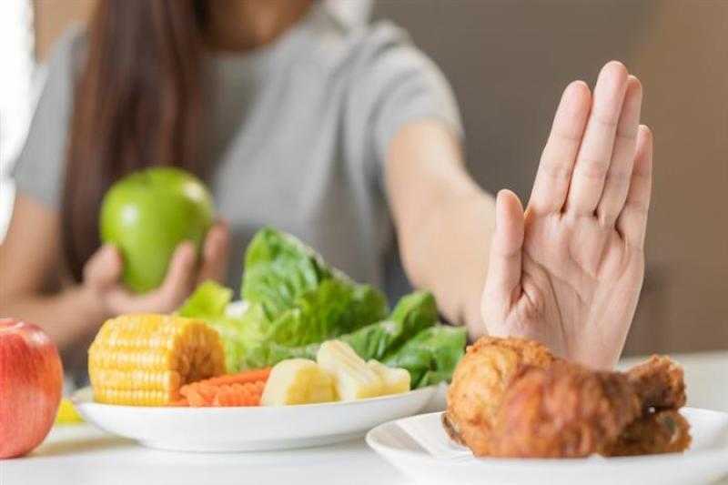 ما الأطعمة التي تُقلل من إحساس الإنسان بحرارة الطقس؟ - فيديو