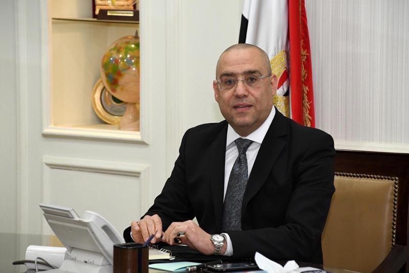 وزير الإسكان: تقدم الأعمال بوحدات المبادرة الرئاسية سكن كل المصريين ومشروعات الطرق بالعاشر من رمضان
