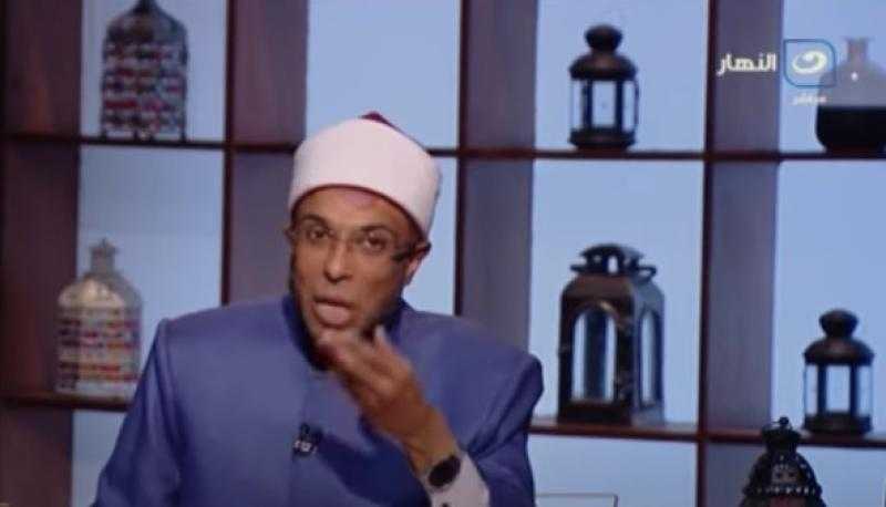 الشيخ محمد أبو بكر يُقدم وصفة قرآنية لإزالة السحر والعمل من البيت - فيديو