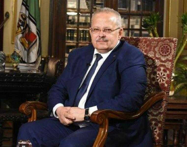 حسام موافي عن رئيس جامعة القاهرة: أنشط وأسرع رجل في العالم