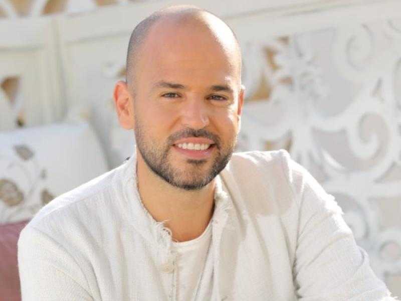 مفاجأة.. المطرب أبو يكشف اسمه الحقيقي وعلاقة الفنان هشام ماجد به