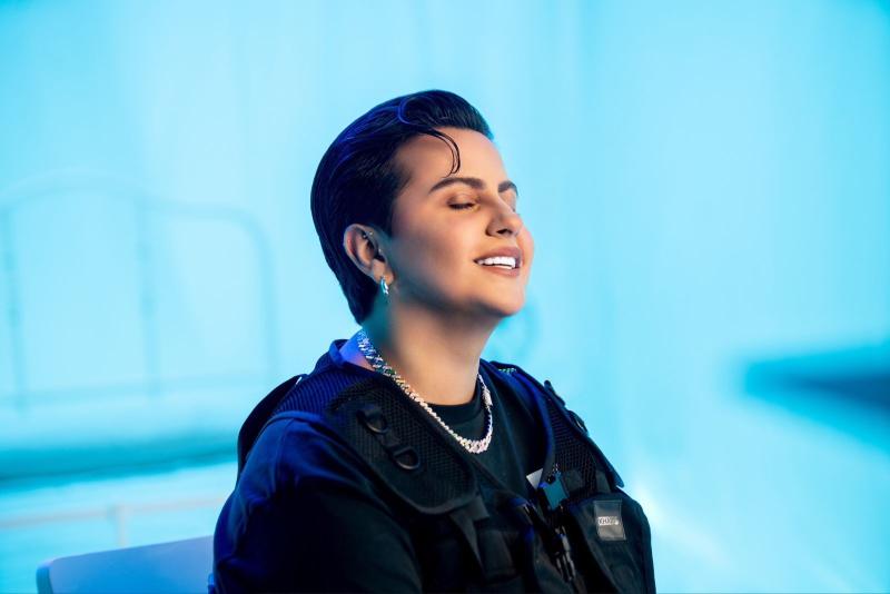 شمة حمدان تطلق 10 أغنيات مصورة بألبوم «تخوفني»