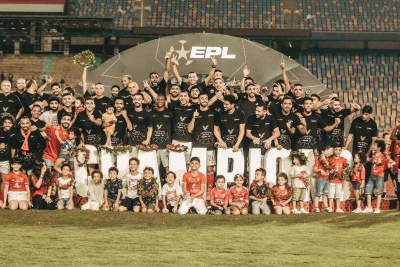 «كأنك في الملعب».. لقطات تعرض لأول مرة من تتويج الأهلي بالدوري