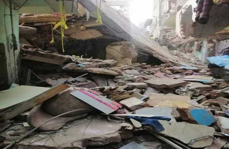 انهيار جزئي لعقار من 5 طوابق بالوراق.. تفاصيل الحادث