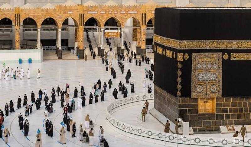 ما حكم نيابة المرأة في العمرة عن الرجل المريض؟.. الإفتاء تُجيب