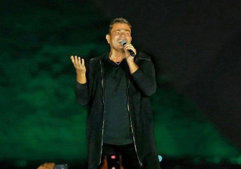 عمرو دياب يحيي حفلًا بالأهرامات في هذا الموعد