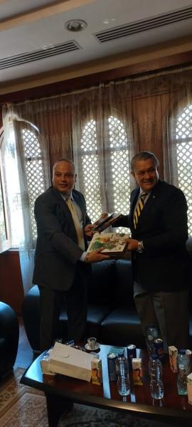 تامر عبدالمنعم يعقد بروتوكول تعاون بين الثقافة السينمائية وسفارة باراجواي (صور)