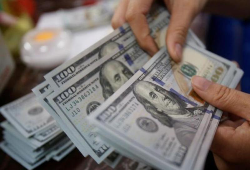 خبير يكشف أسباب وفوائد طرح بنكي مصر والأهلي شهادة إدخار دولارية