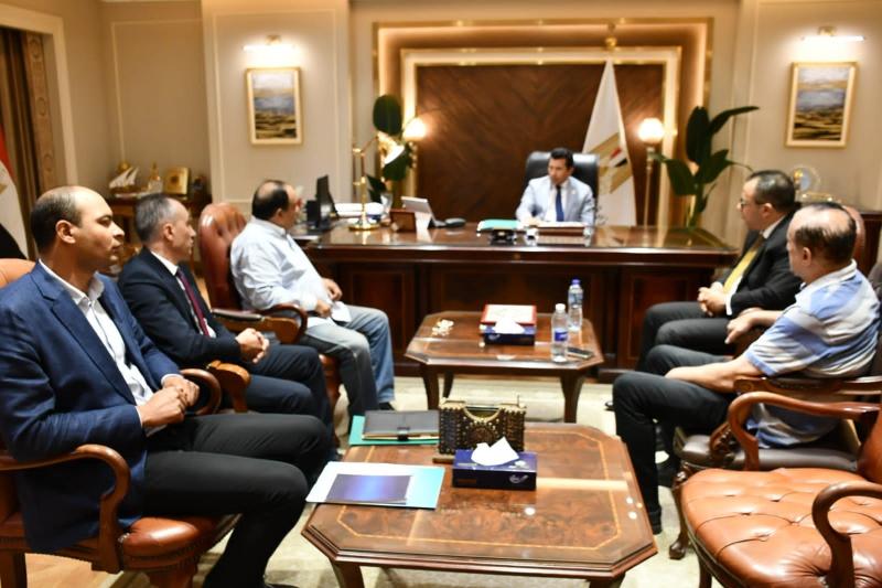 وزير الرياضة يستقبل رئيس الاتحاد الإفريقي لتنس الطاولة