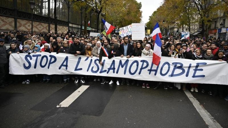 ياسر ثابت: الإسلاموفوبيا تتغذى على التيارات القومية الأوروبية المتشددة