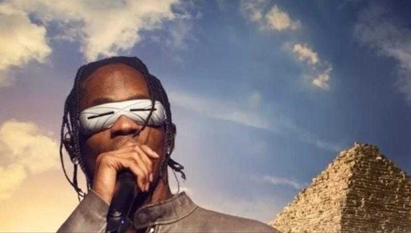 حفل ترافيس سكوت في الأهرامات | شاهد .. المطرب الأمريكي يثير الجدل مجددًا «اعرف الحكاية»