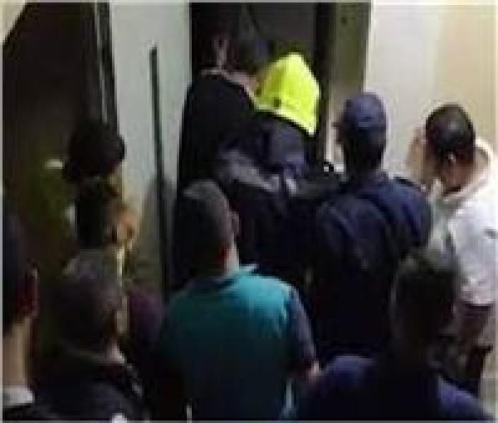 إنقاذ شخص احتجز داخل أسانسير بسبب انقطاع الكهرباء 