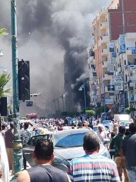 الصور الأولى لحريق مول شهير بمرسى مطروح .. المحلات أصبحت رمادا