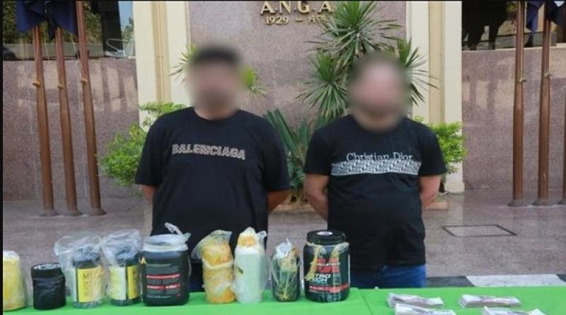 ضبط شخصين بحوزتهما كمية كبيرة من مخدر البودر بالتجمع الخامس