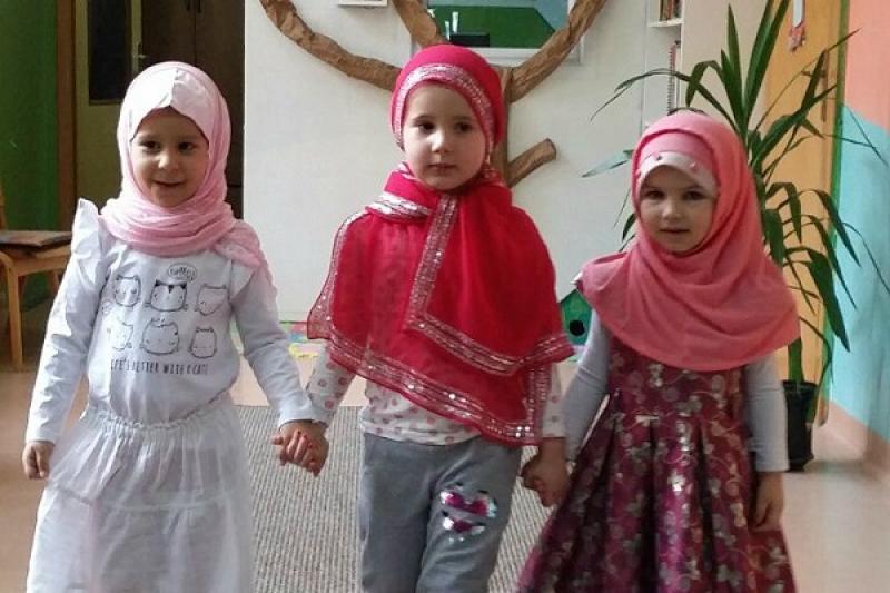 حجاب الأطفال 