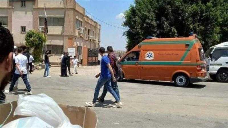 إصابة 21 عاملاً بحالات اختناق لاستنشاقهم كلور في قنا