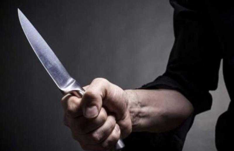 طعنها 10 طعنات.. زوج يطعن زوجته إثر مشاجرة بينهما بأحد شوارع المنيا