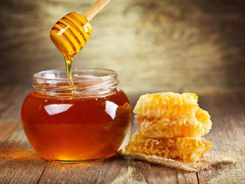 بالرغم من فوائده.. تعرف على الفئات الممنوعة من تناول العسل