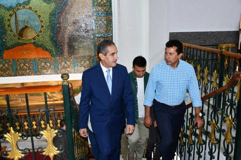 أشرف صبحي يصل محافظة الغربية لافتتاح وتفقد عدد من المنشآت الشبابية والرياضة