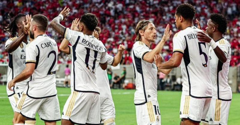 ضربة موجعة لريال مدريد قبل ساعات من مواجهة برشلونة الودية