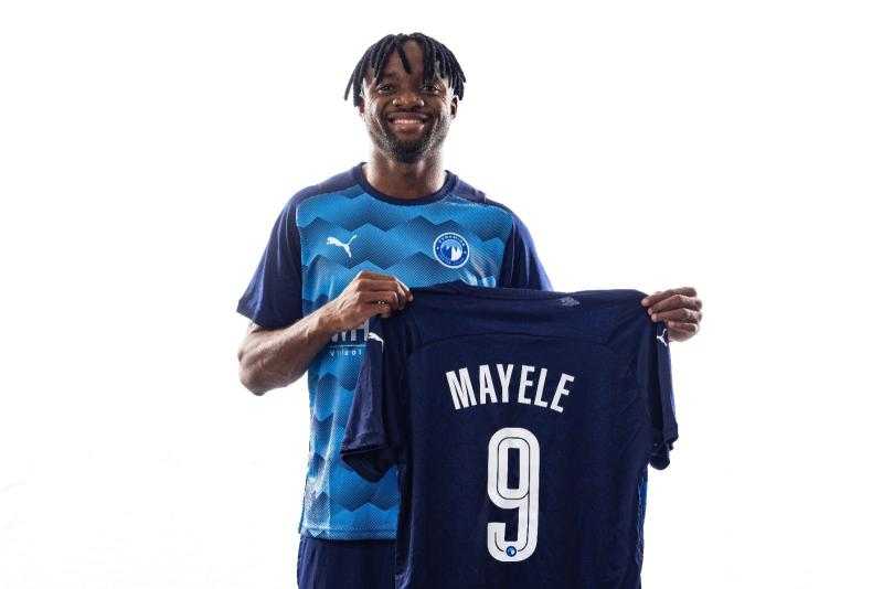 بيراميدز يتعاقد مع المهاجم الكونغولي فيستون ماييلي