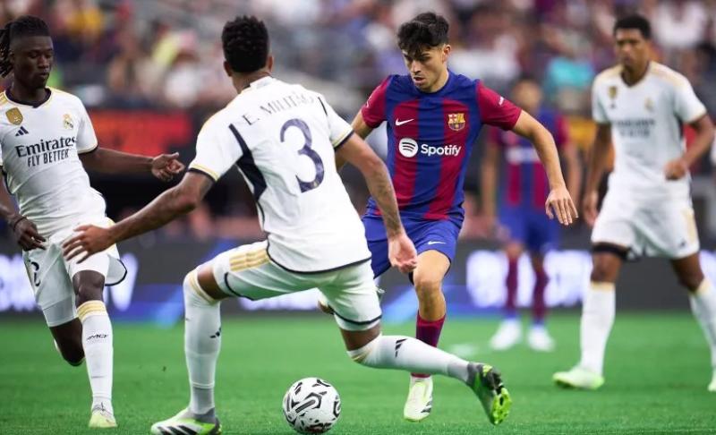 ريال مدريد وبرشلونة 