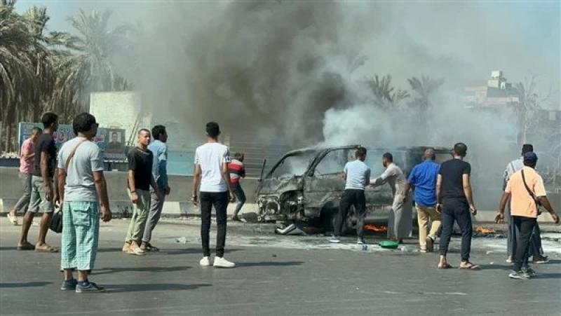 تفحم سيارة ميكروباص أعلى الطريق الدائري