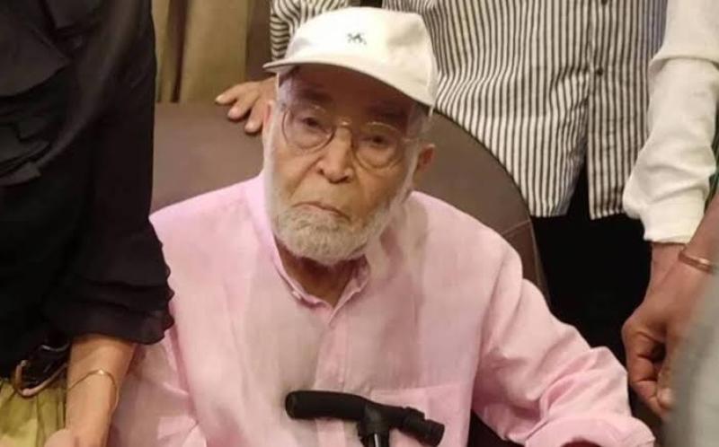 «ابني غرق في مترين».. انهيار حسن يوسف لحظة وداع نجله ويكشف مفاجأة مدوية