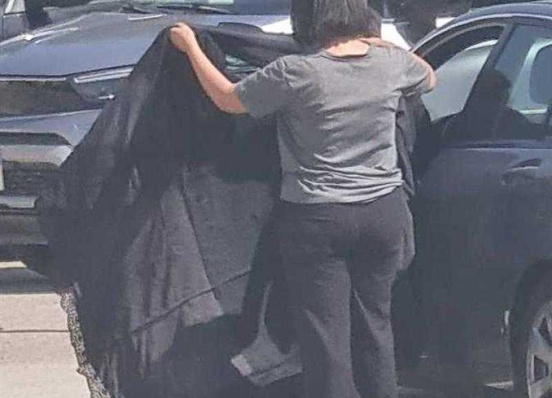 تصرف غريب من لبلبة في جنازة نجل حسن يوسف