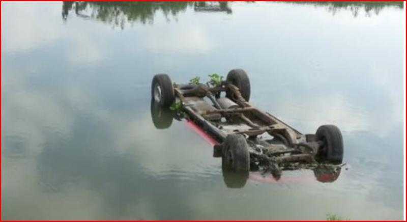 مصرع شخص في حادث انقلاب سيارة داخل مصرف بالإسماعيلية