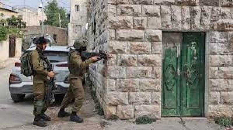 اشتباكات مخيم عين الحلوة تزيد معاناة الفلسطينيين
