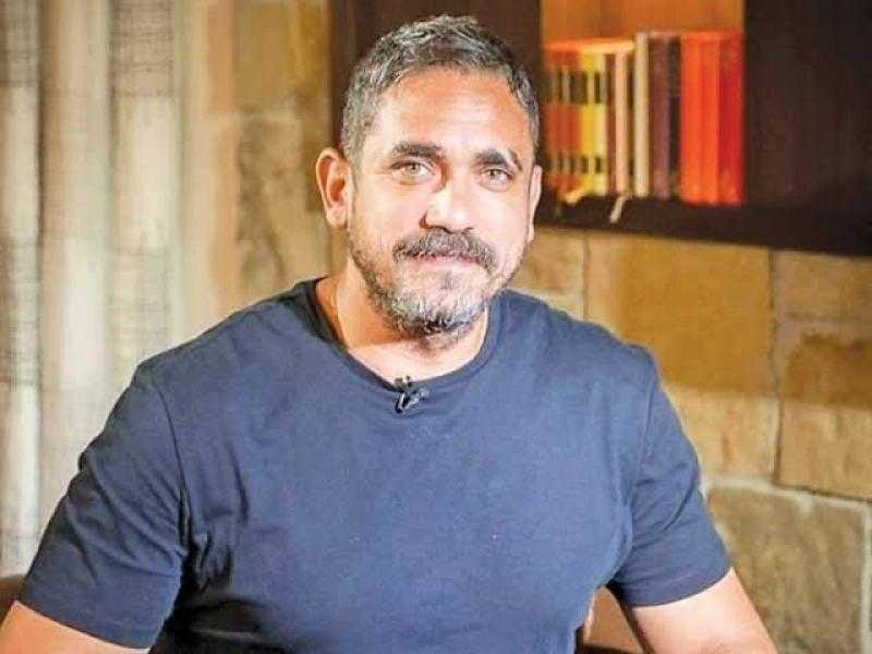 «كل سنة وإنتي طيبة يا حبيبه أبوكي».. أمير كرارة يحتفل بعيد ميلاد ابنته