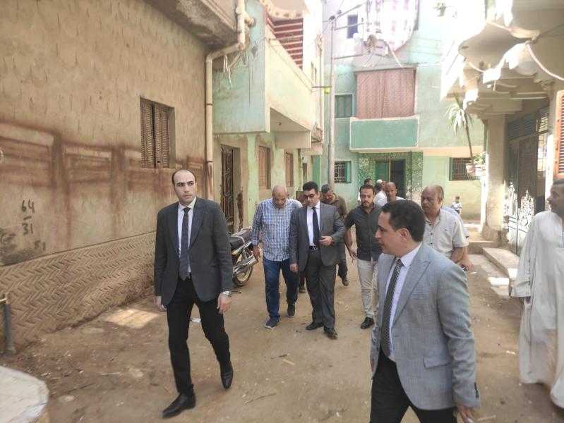 النيابة الإدارية تعاين منزل بني عدي المنهار جزئيا في بني سويف