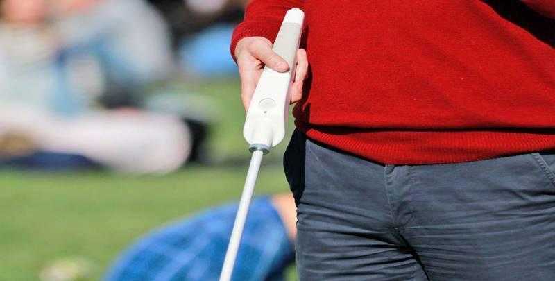 مزودة بـ «جي بي إس».. تفاصيل تطوير عصا ذكية لمساعدة المكفوفين.. «فيديو»