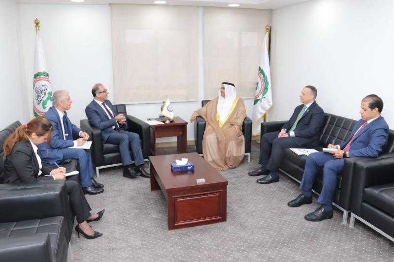 رئيس البرلمان العربي يستقبل مندوب فلسطين الدائم لدى الجامعة العربية