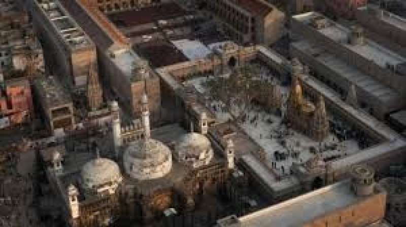 مسجد على أنقاض 
