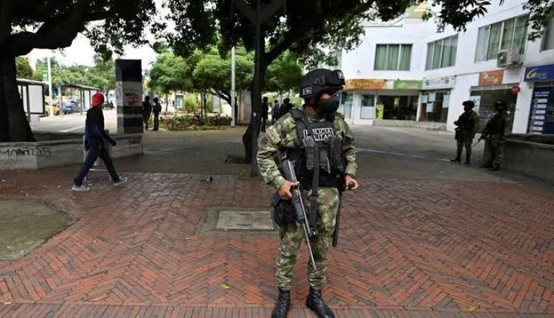 كولومبيا: بدء وقف إطلاق النار لمدة ستة أشهر بين الحكومة ومتمردي جيش التحرير الوطني
