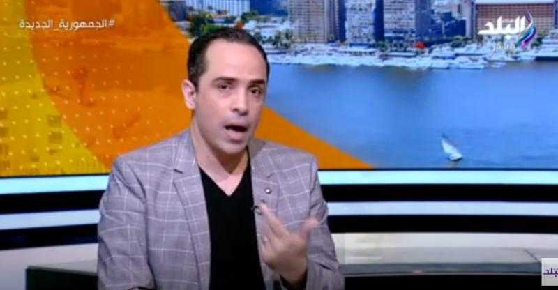 مسؤول سابق يطالب بإدراج مواد بالمناهج لتعليم الطلاب كيفية التعامل مع السياح - فيديو