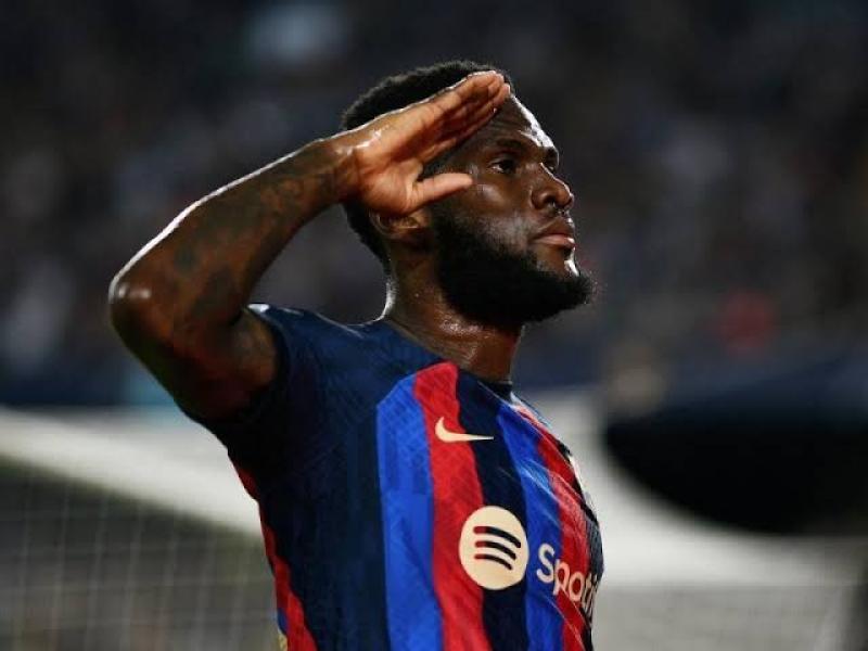 برشلونة يقترب من الموافقة على رحيل كيسي لأهلي جدة