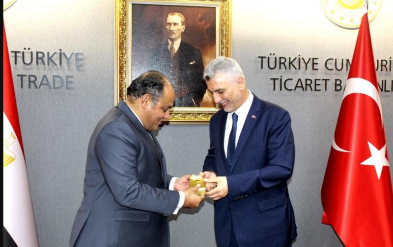 مصر وتركيا تبحثان استخدام العملات المحلية في التبادل التجاري