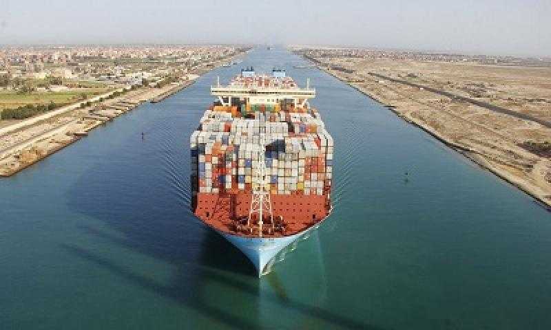 أستاذ اقتصاد: يد المصريين تعاهدت على التطوير المستمر للقناة.. «فيديو»