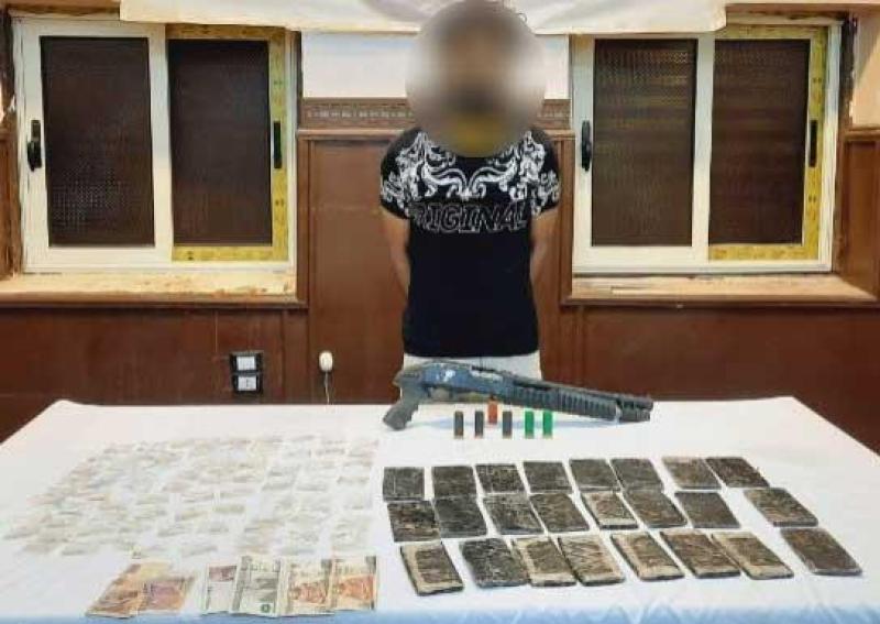 المتهم والمضبوطات 