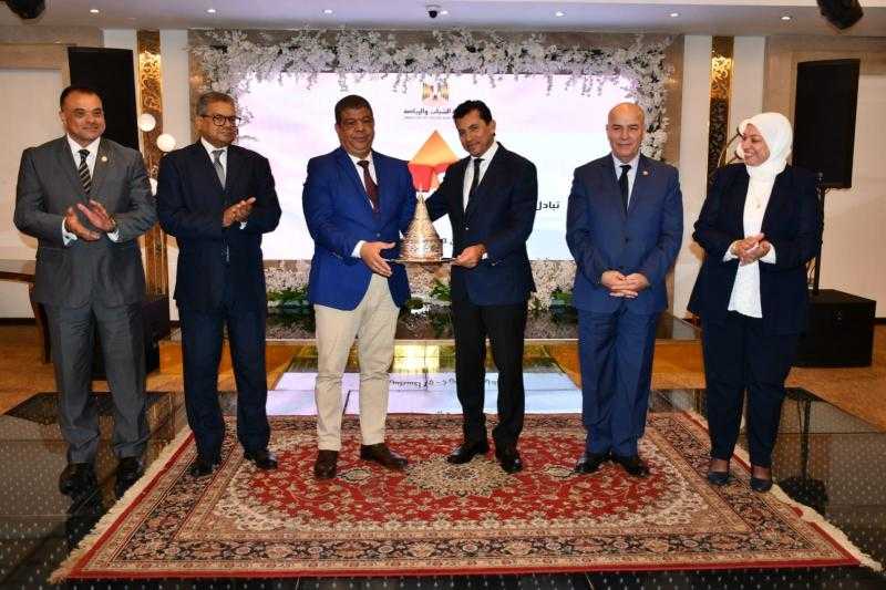 وزير الشباب والرياضة يلتقي أعضاء الوفد الشبابي المغربي