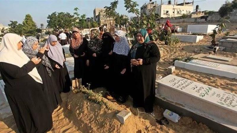 حكم إلقاء موعظة قبل صلاة الجنازة وكذلك عند القبر بعد الدفن