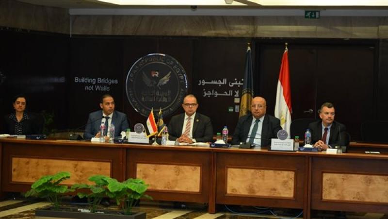 رئيس الرقابة المالية ومسئولي البنك المركزي بجنوب السودان