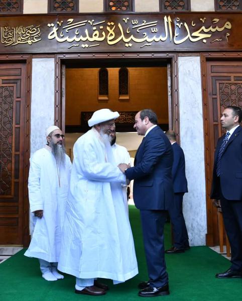 أثناء افتتاح المسجد 